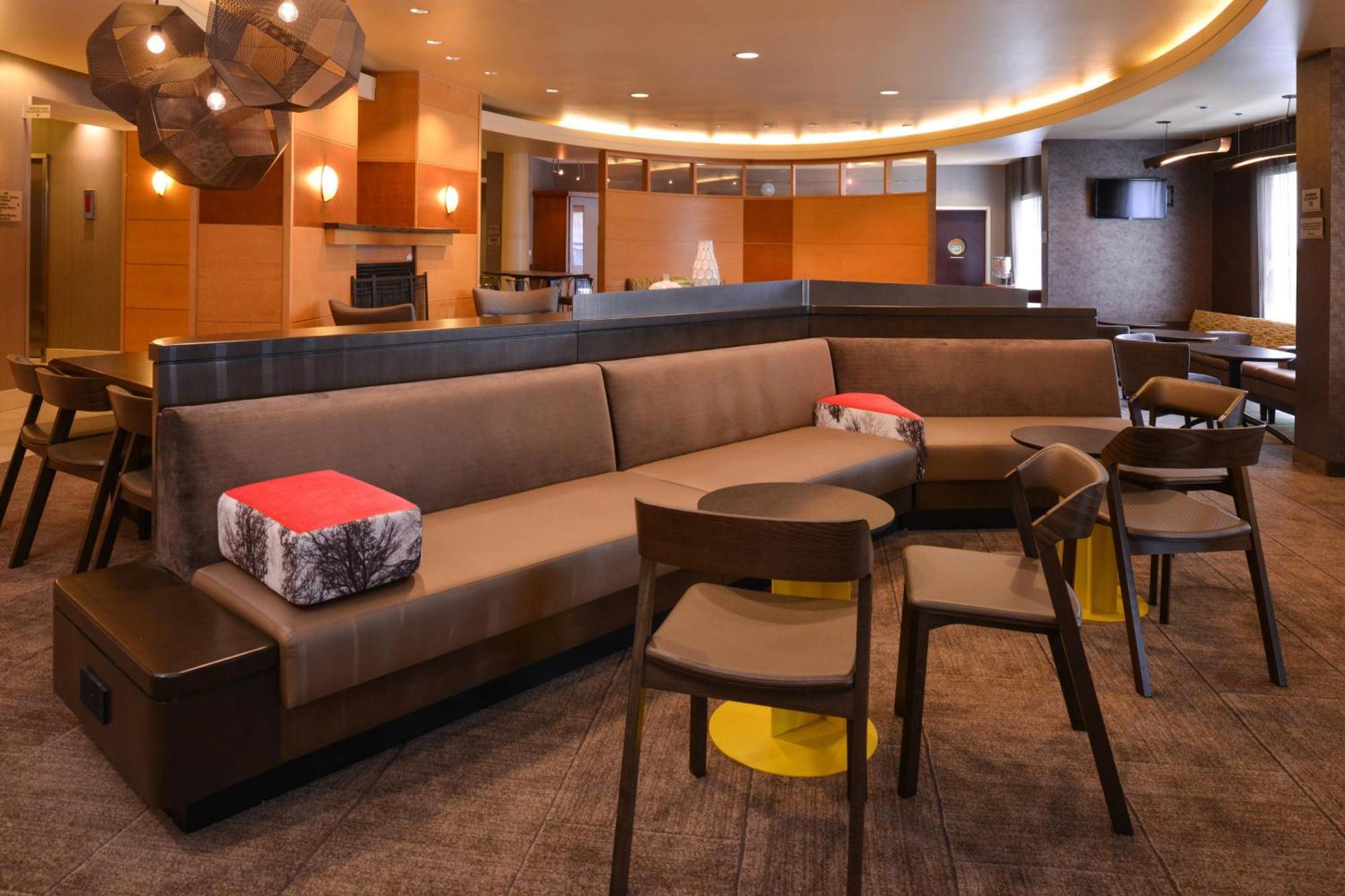 Hotel Springhill Pittsburgh Mills 3*